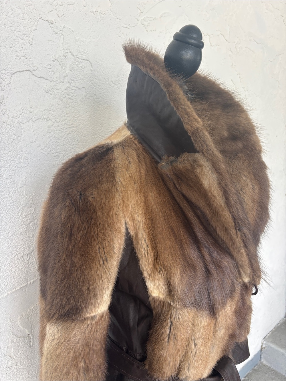 Luxurious Brown Fur & Leather Belted Coat - Picture 3 of 8